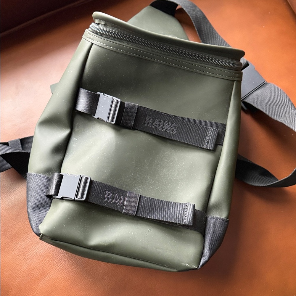 Rains Olive Green Waterproof Crossbody Belt Bag with Black Straps